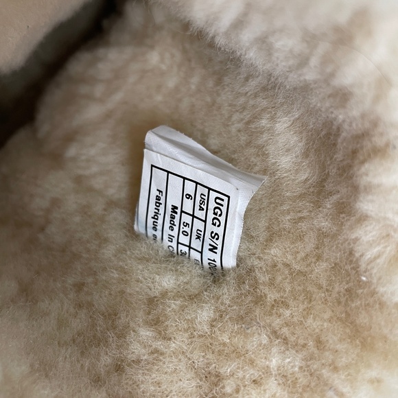 Ugg Classic Short Boots Womens Size 6 Black Cosmos Sequin Spark Shearling Lined - Picture 8 of 12